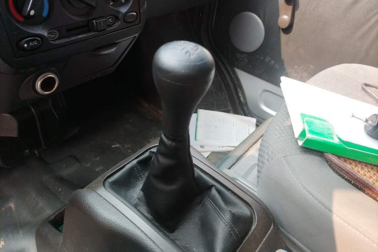 Used Wuling Rongguang 2019 1.5L Extended-Body Van Base Model with 2 Seats Gear Lever