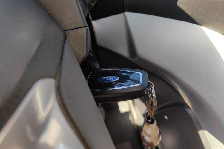 Used Ford Kuga 2013 1.6L GTDi Two-Wheel-Drive Trend Model