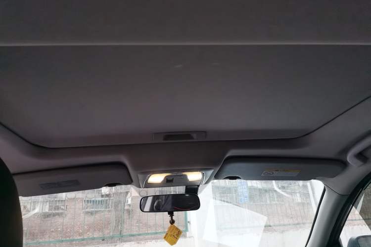 Used Venucia T90 2017 2.0L CVT Smart Edition
