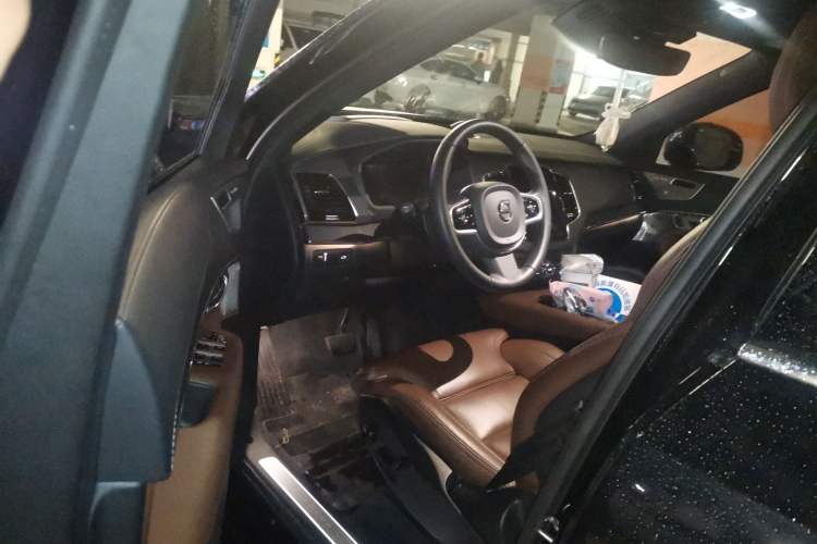 Used Volvo XC90 2021 B6 Luxury Smart Edition 7-Seater Driver Seat