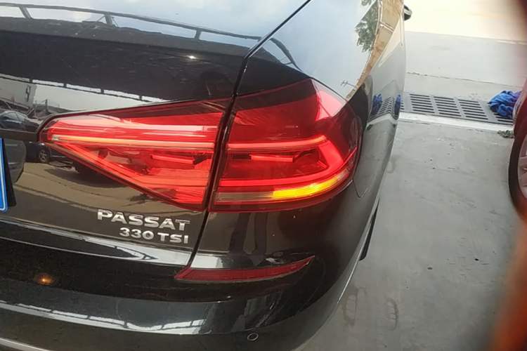 Used Volkswagen Passat 2017 330TSI DSG Luxury Edition
