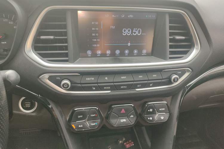 Used GAC Trumpchi GS4 2015 200T G-DCT Luxury Edition Audio And AC Panel