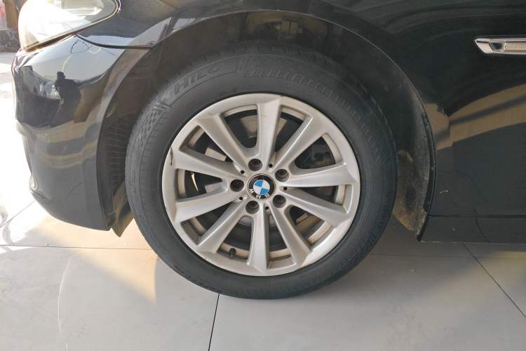 Used BMW 5 Series 2017 520Li Elegant Edition Left Front Wheel Hub