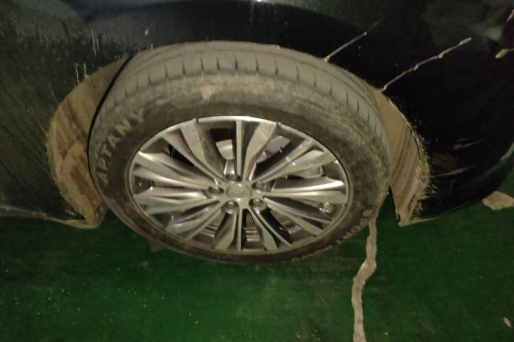 Used Hongqi E-QM5 2022 431 km Charge & Enjoy Edition