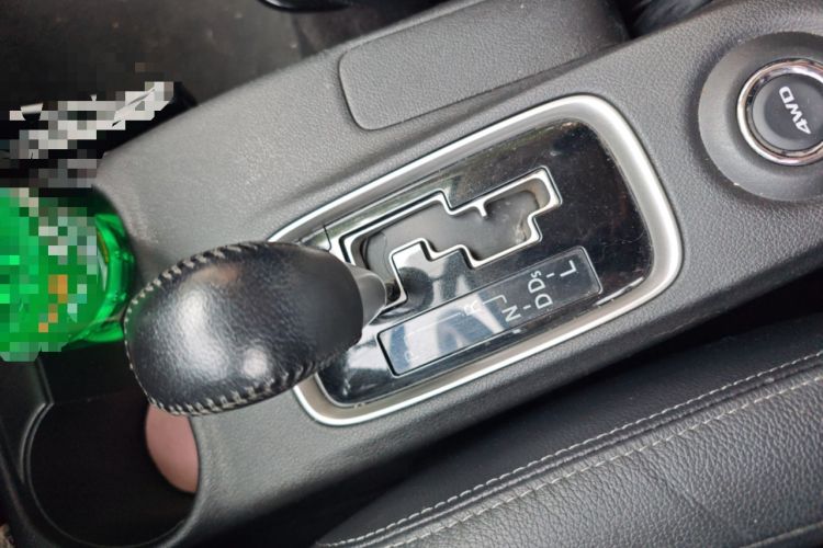 Used Mitsubishi Outlander 2013 2.4L Four-Wheel Drive Luxury Navigation Version 7 Seats Gear Lever