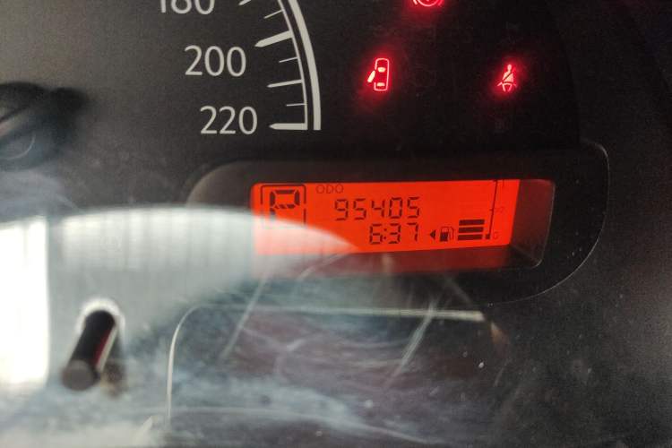 Used Nissan Sunny 2011 1.5XE CVT Comfort Edition Odometer Close Up