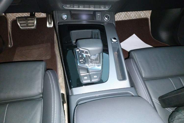 Used Audi Q5L 2023 40T Luxury Dynamic Model