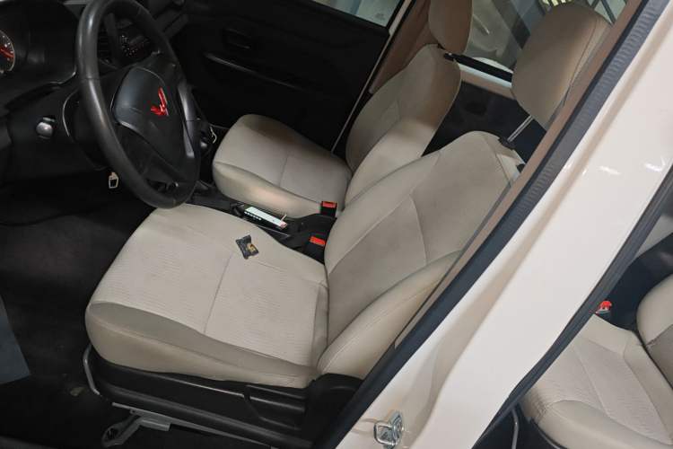 Used Wuling Hongguang V 2021 1.5L Refreshed Enjoyment Edition LAR
