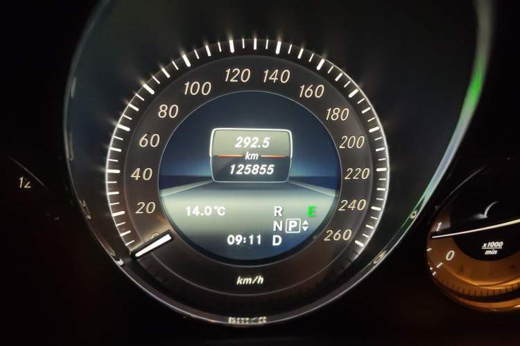 Used Mercedes-Benz GLK-Class 2013 GLK 300 4MATIC Dynamic Sunroof Model
