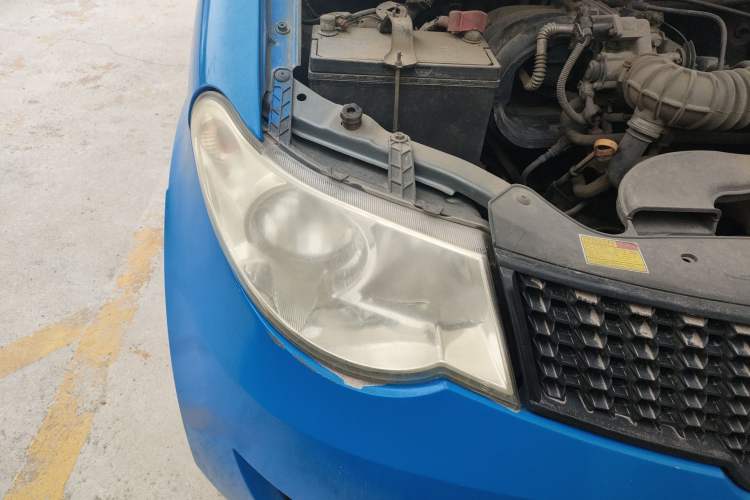 Used Wuling Hongguang 2010 1.2L Practical Version China IV Right Front Headlight