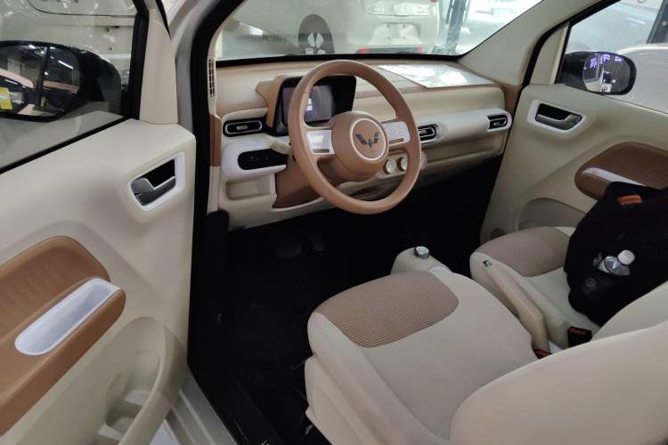 Used Wuling Hongguang MINIEV 2024 3rd Generation 215km Youth Edition
