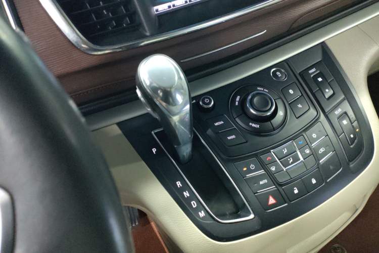 Used Buick GL8 2018 28T Luxury Model China VI Standard