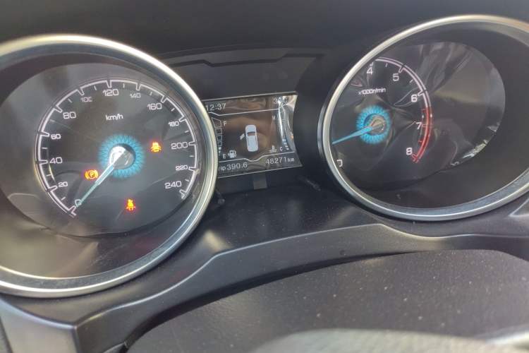 Used Zotye SR7 2016 1.5T Manual Cube Heart Edition China IV Standard
