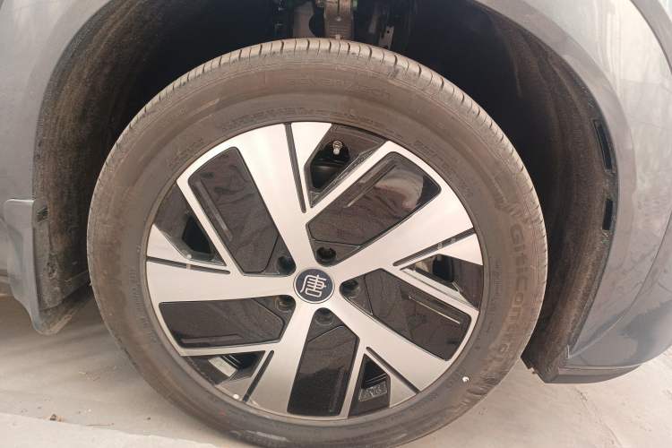 Used BYD Tang L 2025 DM 200KM Four-Wheel Drive LiDAR Flagship Model
