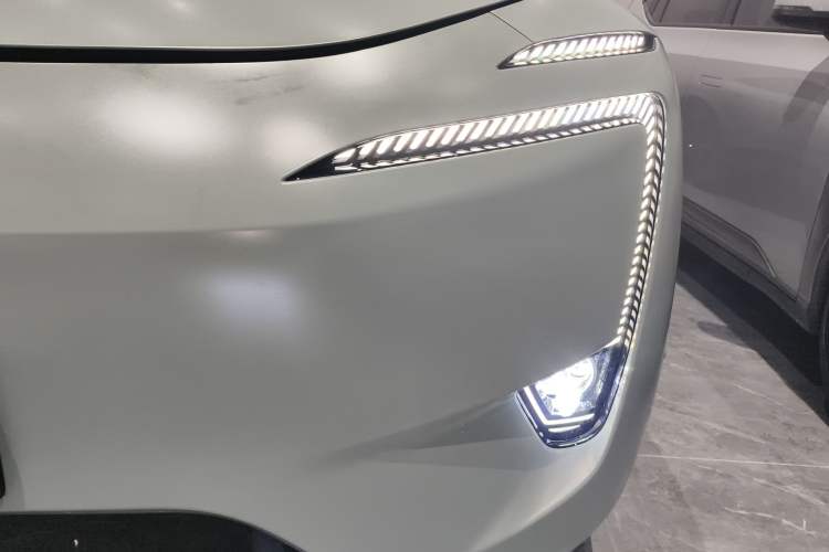 Used Avatr 11 2022 Ultra-Long Range Dual-Motor Luxury Edition 5 Seats
