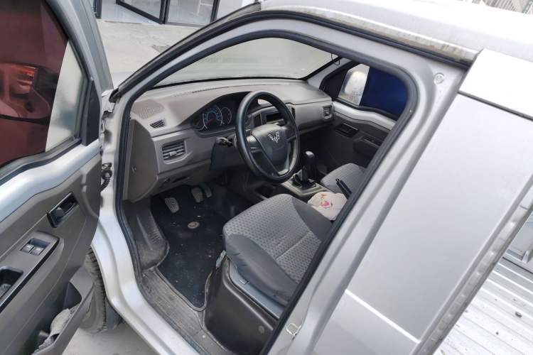 Used Wuling Rongguang New Truck 2023 1.5L Single-Row Base Version LAR Driver Seat