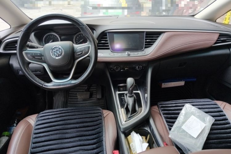 Used Buick GL6 2018 18T 6-Seater Luxury Model Center Console