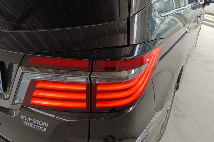 Used Honda Elysion 2019 2.0L Hybrid Luxury Edition