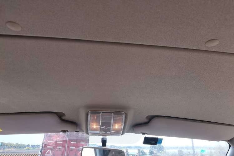 Used SAIC MAXUS Xintu V80 2021 2.0T Manual Classic Aoyuntong Short Wheelbase Ultra-Low Roof 5/6-Seater
