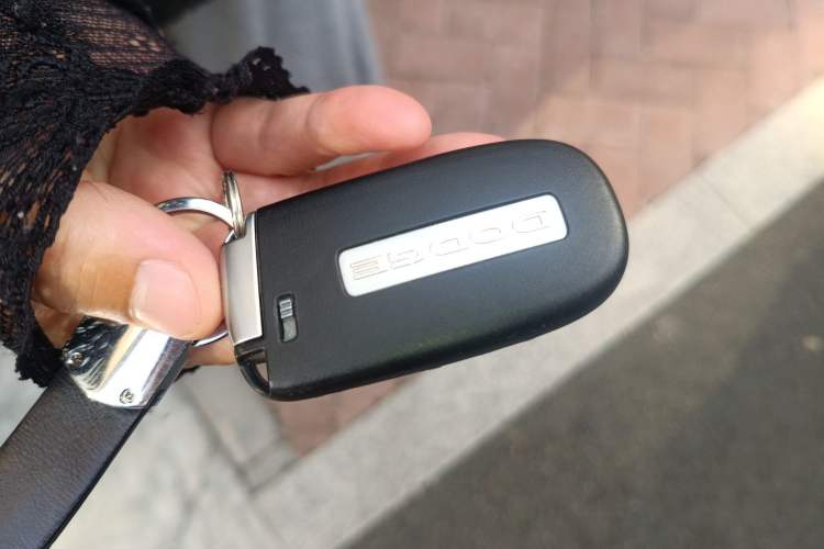 Used Dodge Journey 2013 2.4L Two-Wheel Drive Luxury Version Vehicle Key