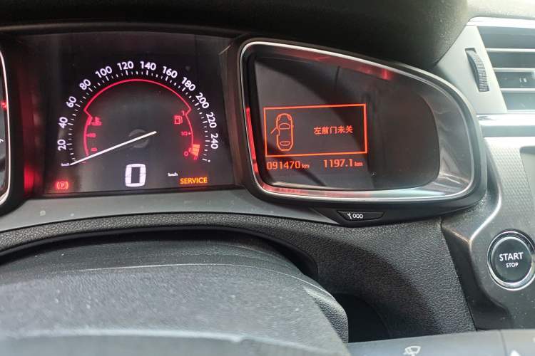 Used DS 6 2014 1.6T Luxury Edition THP200