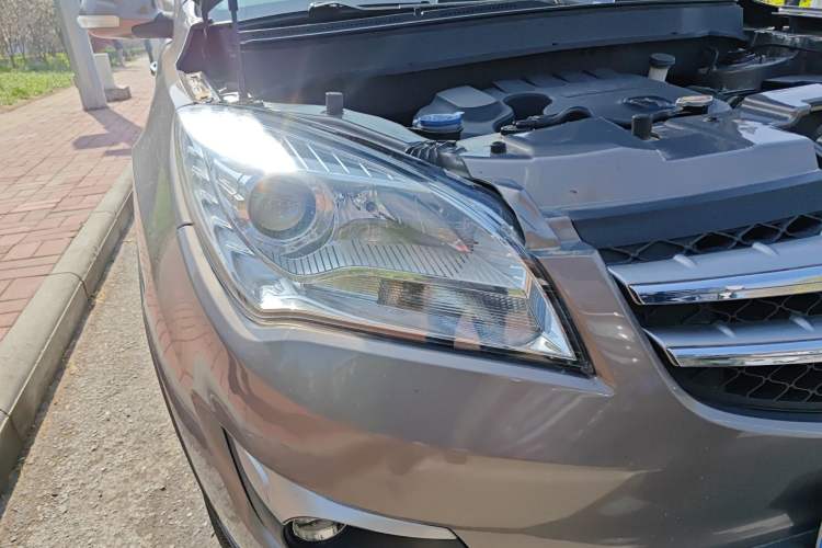 Used CHANGAN CS35 2012 1.6L Automatic Luxury Version China IV Standard Right Front Headlight