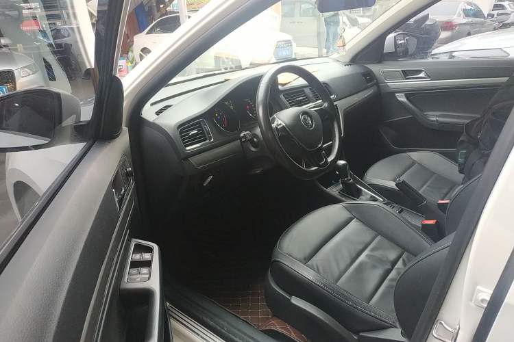 Used Volkswagen Lavida 2015 1.6L Automatic Comfort Edition