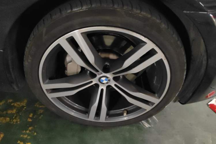 Used BMW 6 Series GT 2022 630i M Sport Package Right Front Wheel Hub