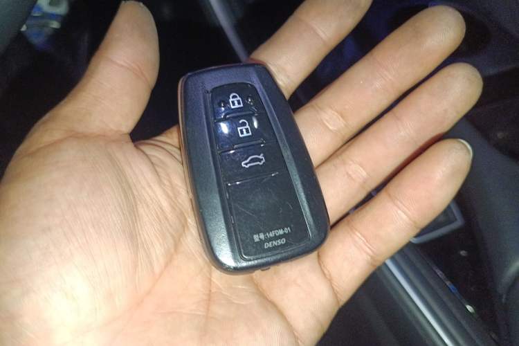 Used Toyota Avalon 2022 2.0L Luxury Edition Vehicle Key