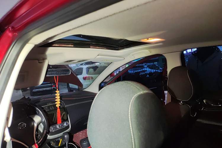 Used Nissan Tiida 2016 1.6L CVT Cool Dynamic Edition
