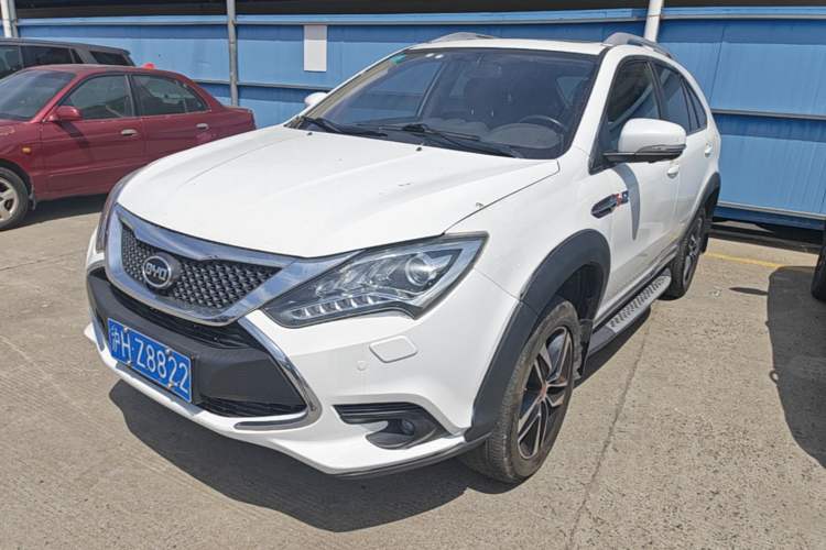 Used BYD Tang New Energy 2015 2.0T Four-Wheel-Drive Flagship Model