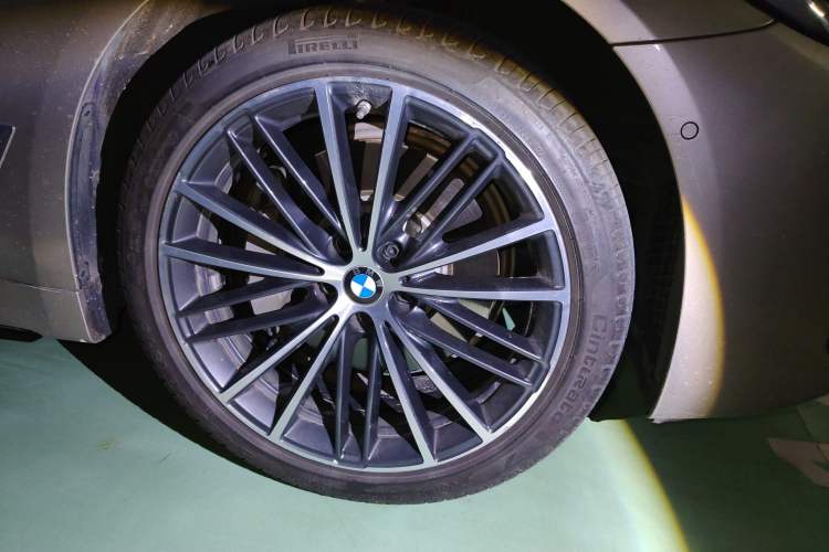 Used BMW 5 Series 2022 Restyled 530Li Leading Edition M Sport Package