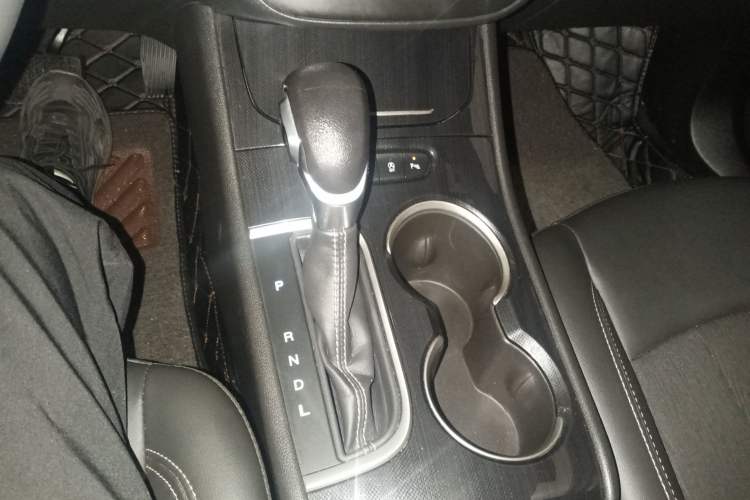 Used Buick Verano 2020 20T CVT Leading Edition Gear Lever
