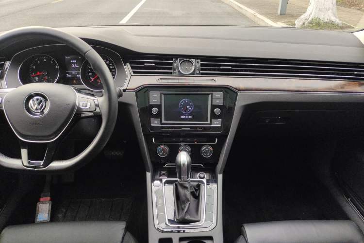 Used Volkswagen Magotan 2019 330TSI DSG Leading Model China VI Standard