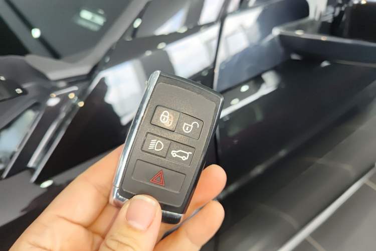 Used Land Rover Discovery Sport New Energy 2022 Facelifted P300e Plug-in Hybrid Electric Version