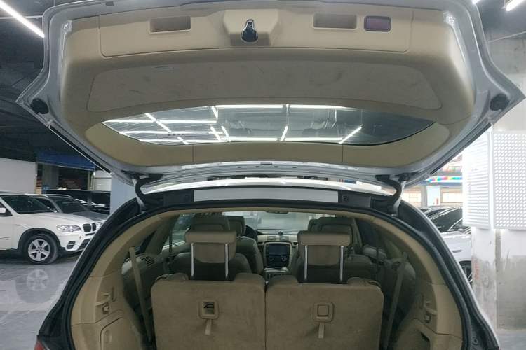 Used Mercedes-Benz R-Class 2014 R 320 4MATIC Luxury Model