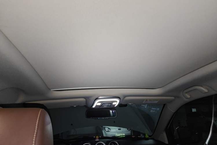 Used BYD Tang New Energy 2015 2.0T Four-Wheel Drive Prestige Version
