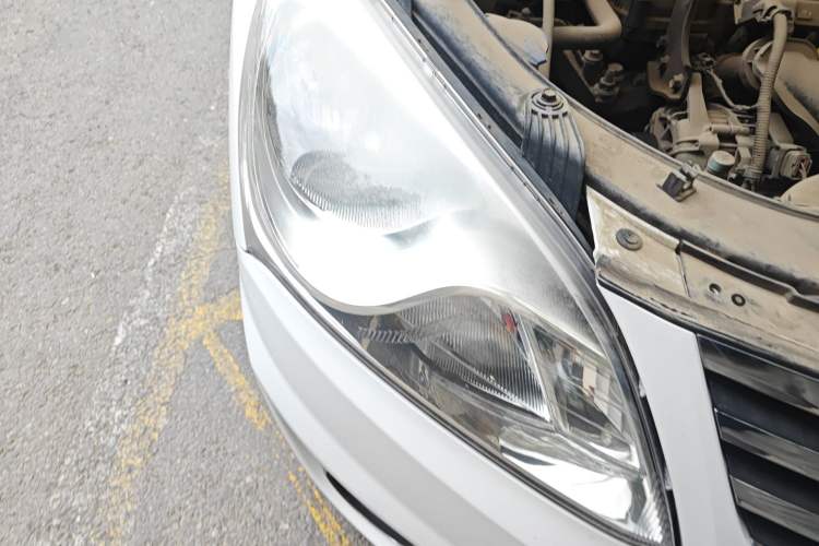 Used Hyundai Celesta 2016 1.6L Manual Joy Edition Right Front Headlight