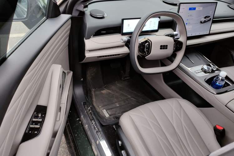 Used Geely Galaxy 8 2025 130km EM-P Exploration Edition Driver Seat