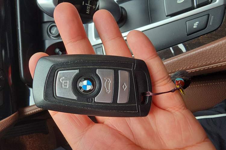 Used BMW 5 Series 2017 525Li Leading Model
