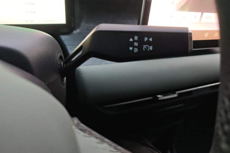 Used Dongfeng NAMMI 06 2025 401 Pro Gear Lever