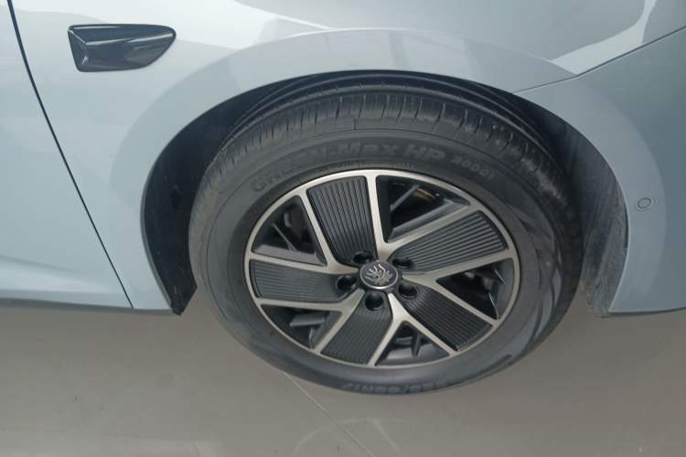 Used BYD Qin L 2025 DM-i Smart Drive 120KM Superior Model
