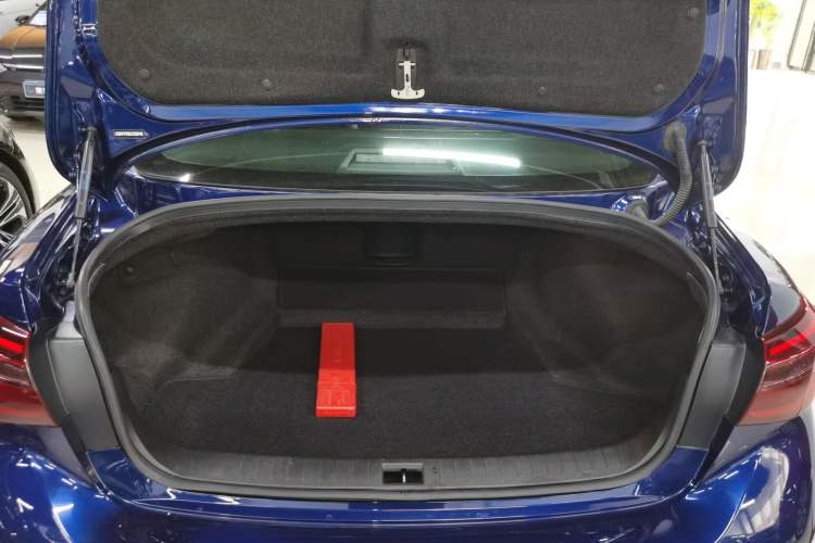 Used Infiniti Q50L 2018 2.0T Comfort Edition China VI Standard Trunk