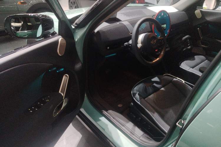 Used MINI Electric MINI ACEMAN 2024 SE Artist
