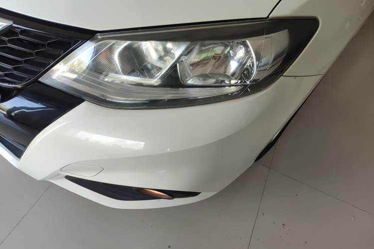 Used Nissan Tiida 2019 1.6L CVT Cool Edition China VI Standard Left Front Headlight