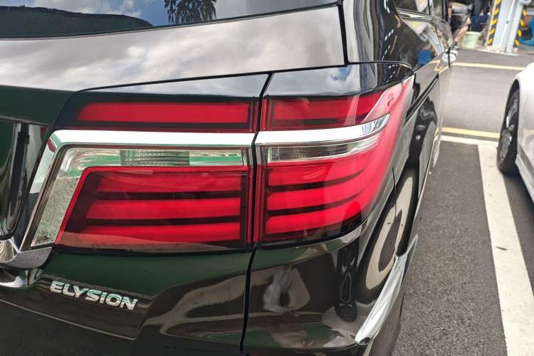 Used Honda Elysion 2016 2.4L Luxury Edition Exterior 3