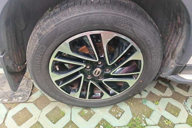 Used GAC Trumpchi GS4 2017 200T Manual Two-Wheel Drive Luxury Edition
