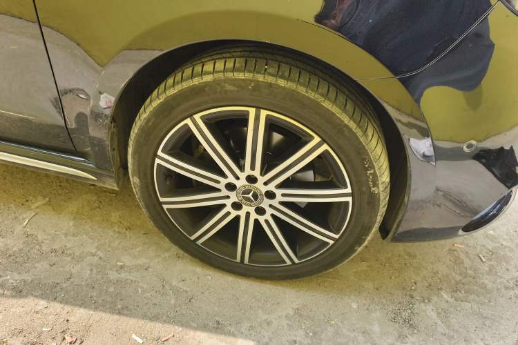 Used Mercedes-Benz V-Class 2022 V 260 L Long-wheelbase Luxury Edition Right Front Wheel Hub