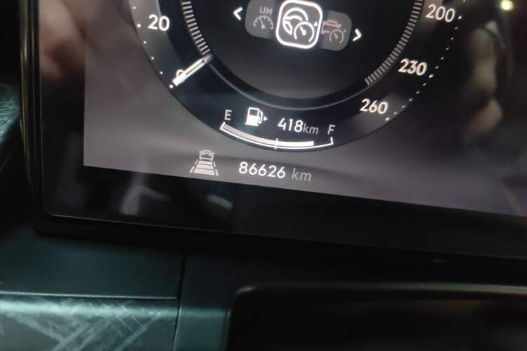 Used Lynk & Co 09 EM-P 2021 2.0T PHEV Halo Six-Seater Odometer Close Up