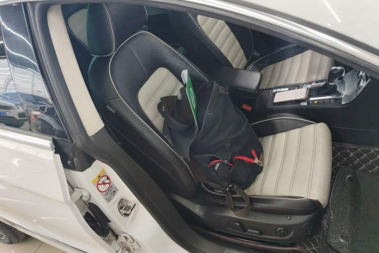 Used Volkswagen FAW-Volkswagen CC 2015 3.0 FSI V6 Right Front Seat